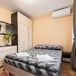 Downtown - Free Parking & Near By Apartmax Apartman