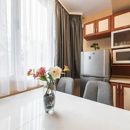 Downtown - Near By Apartmax Varna