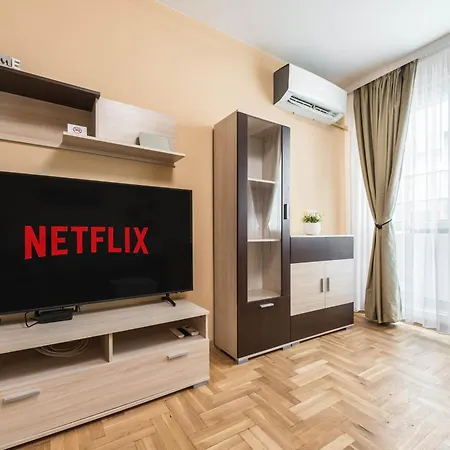 Downtown - Near By Apartmax * Varna
