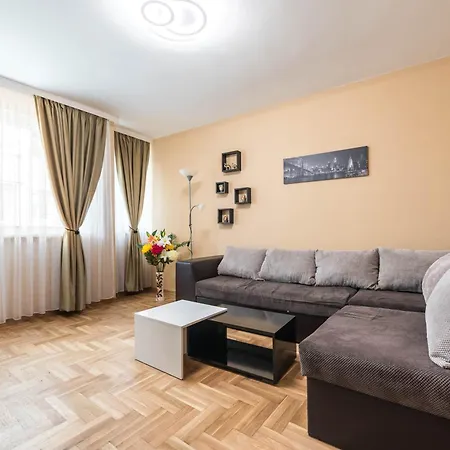 Downtown - Near By Apartmax